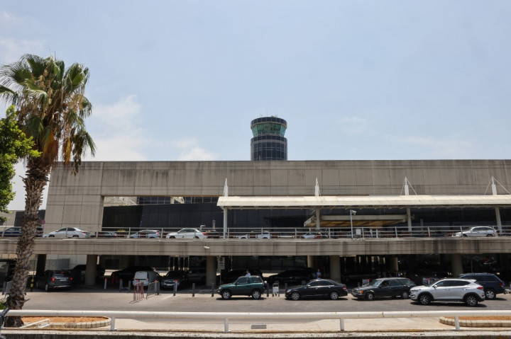 Seluruh keberangkatan dan kedatangan di Bandara Internasional Rafic Hariri Beirut ditunda atau dibatalkan akibat adanya ancaman serangan Israel ke Lebanon.