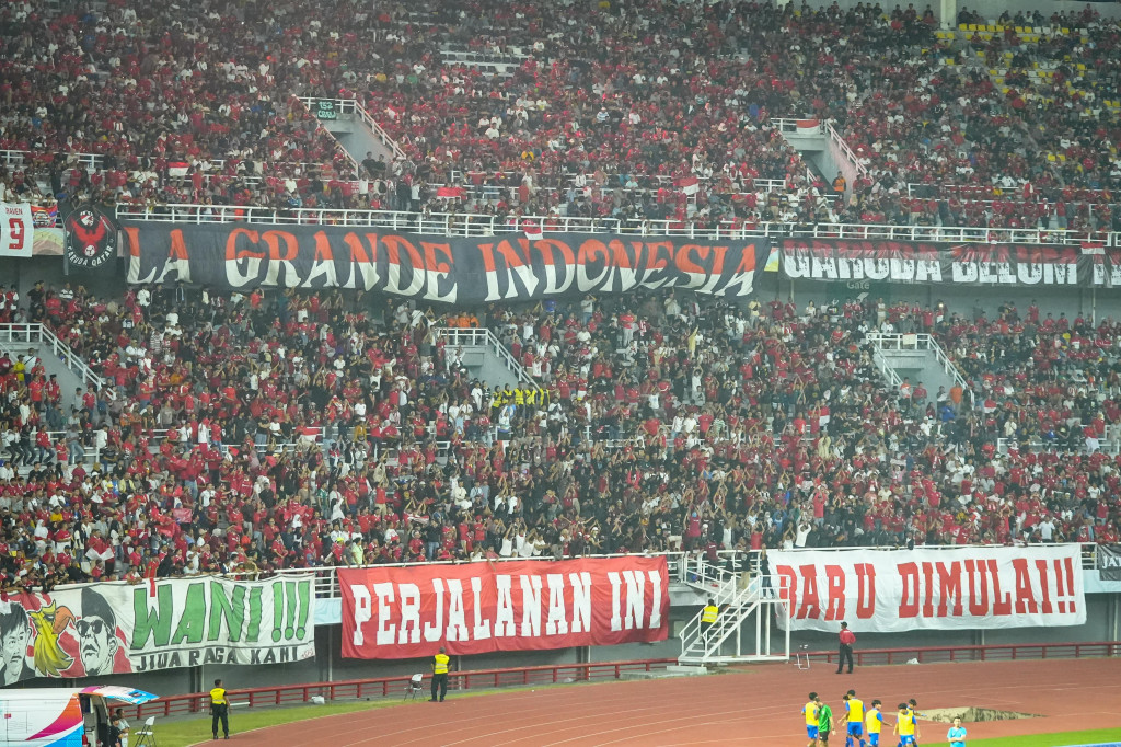 Indonesia kembali juara Piala AFF U-19 di negeri sendiri setelah 2013 juga juara di Delta Sidoarjo. Saat itu Evan Dimas dan kawan-kawan yang juga dilatih Indra Sjafri sukses mengalahkan Vietnam di final. 