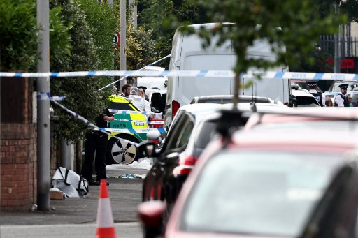 Para saksi mata mendengar jeritan yang mengerikan dan melihat anak-anak berlumuran darah keluar dari tempat usaha yang menyelenggarakan berbagai kegiatan, mulai dari lokakarya kehamilan dan sesi meditasi hingga kamp pelatihan khusus wanita.