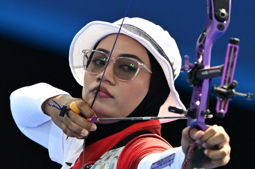 Di babak eliminasi 1/8 nantinya atlet asal Surabaya tersebut akan ditantang oleh atlet panahan India, Bhajan Kaur yang sebelumnya sempat menyingkirkan wakil Indonesia, Syifa Nur di babak eliminasi 1/32.