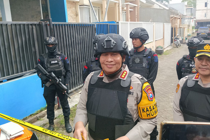 Kasatreskrim Polres Kota Batu AKP Rudi Kuswoyo membenarkan kejadian tersebut. Kendati demikian, pihaknya hanya membantu proses pengamanan lokasi sejak kemarin malam. 