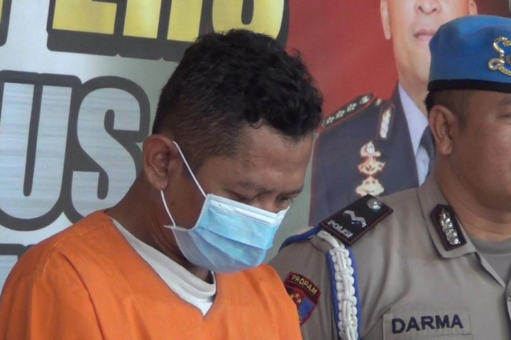 DES, warga Desa Anggaswangi Kecamatan Sukodono Kabupaten Sidoarjo itu sepertinya memang tidak kapok melakukan tindak pidana kejahatan. DES baru saja ditangkap polisi karena membobol rumah kosong di wilayah hukum Sidoarjo.
