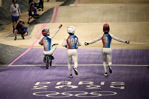 Prancis memecahkan rekor abad ini dengan membawa tiga atltet mereka menempati podium yang sama setelah terakhir kali terjadi di Olimpiade Paris 1924.