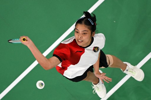 Di semifinal, Gregoria akan menghadapi unggulan pertama An Se Young. Pebulu tangkis Korea Selatan itu di perempat final mengalahkan Akane Yamaguchi dari Jepang.