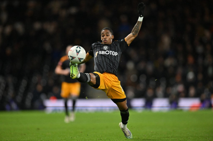 Pemain 22 tahun itu merupakan pencetak gol terbanyak peringkat ketiga untuk Leeds pada musim lalu, dengan 19 gol.