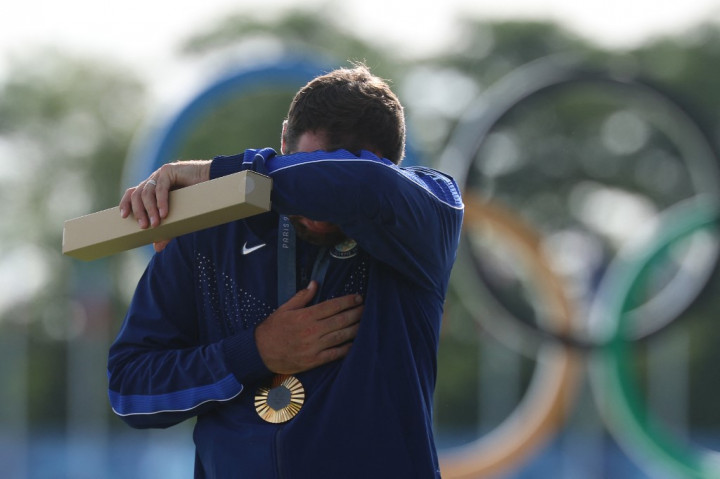 Pegolf nomor satu dunia asal Amerika Serikat itu meraih kemenangan ketujuhnya tahun ini untuk mengalahkan peraih medali perak Fleetwood dengan 19 di bawah par.