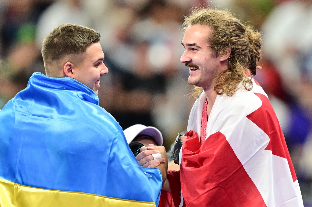 Dia menjadi atlet Kanada pertama yang memenangkan medali emas Olimpiade dari nomor lontar martil dan atlet pertama Amerika Utara yang menggapai prestasi itu sejak Hal Connolly pada 1956, demikian AFP.