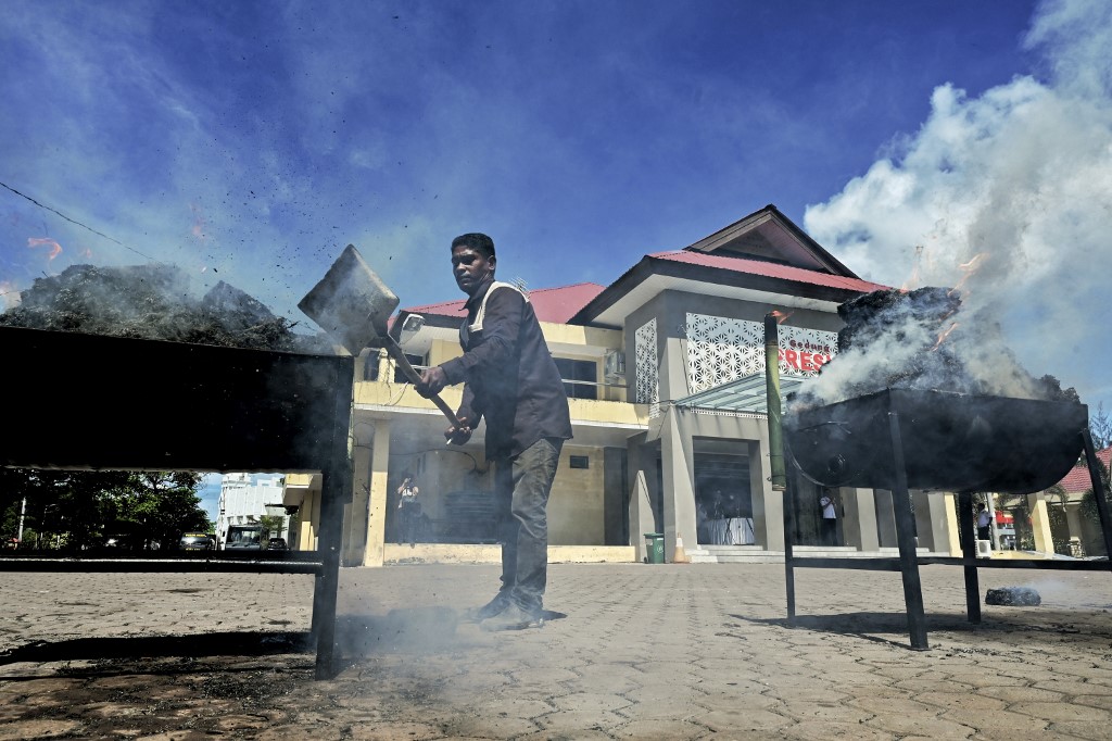 Pemusnahan barang terlarang tersebut dipimpin Kapolda Aceh Irjen Pol. Achmad Kartiko di Mapolda Aceh di Banda Aceh, Selasa, 6 Agustus 2024.