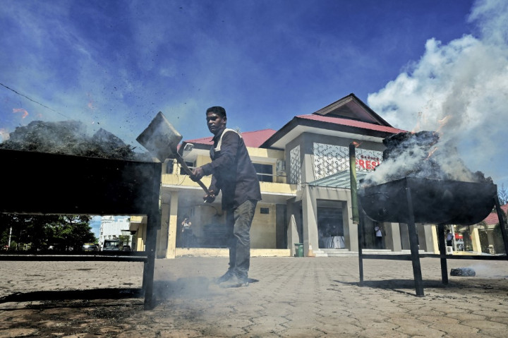 Pemusnahan barang terlarang tersebut dipimpin Kapolda Aceh Irjen Pol. Achmad Kartiko di Mapolda Aceh di Banda Aceh, Selasa, 6 Agustus 2024.