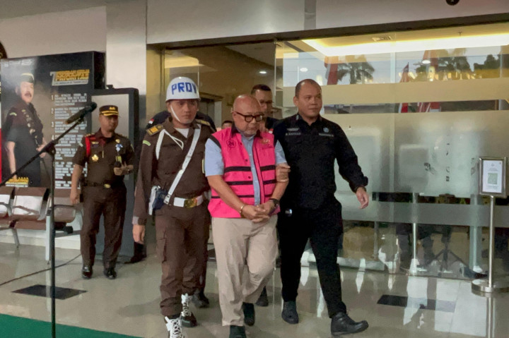 Kapuspenkum Kejagung Harli Siregar mengatakan mulanya PT Jakarta Jalanlayang Cikampek (JJC) menandatangani Perjanjian Pengusahaan Jalan Tol (PPJT) dengan Badan Pengelola Jalan Tol (BPJT) yang bernilai investasi sebesar Rp16.233.409.000.000 (Rp16 triliun). Kemudian PT JJC akan melakukan lelang konstruksi jalan Tol Jakarta-Cikampek II Elevated sepanjang 36,4 km.