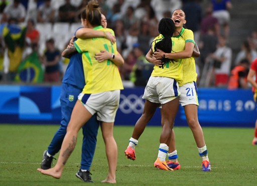 Timnas Brasil dipastikan melangkah ke final sepak bola putri Olimpiade 2024 setelah melibas Spanyol 4-2 dalam laga semifinal di Orange Velodrome, Marseille pada Rabu, 7 Agustus 2024 dini hari WIB.