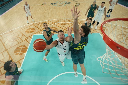 Di perpanjangan waktu, Nikola Jokic tampil sebagai pahlawan untuk membawa Serbia unggul dan akhirnya menang dengan skor 95-90. Kemenangan ini membawa Serbia ke semifinal untuk menghadapi Amerika Serikat yang menang atas Brasil.