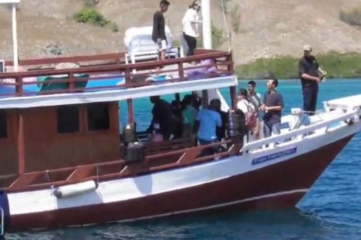 10 kapal wisata itu diketahui memanipulasi laporan jumlah perjalanan wisata dan data penumpang wisata yang mengakibatkan tidak optimalnya penerimaan pajak daerah dari sektor jasa akomodasi diatas air di Kabupaten Manggarai Barat.