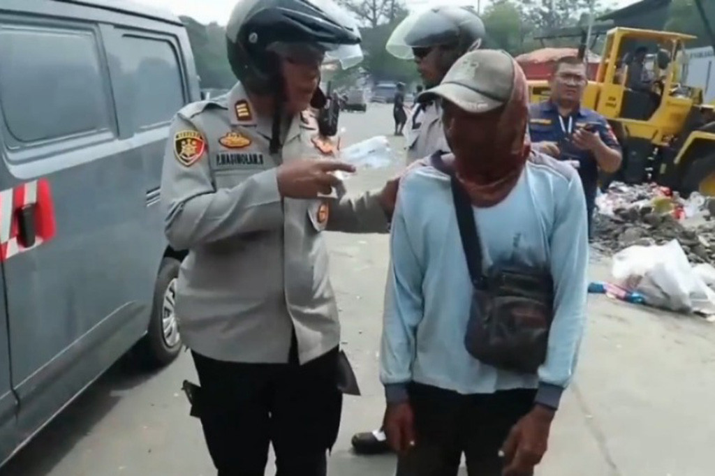 Polisi menggelar operasi premanisme dengan melakukan patroli keliling wilayah khususnya di Koja, Jakarta Utara. Razia untuk mengantisipasi aksi kejahatan jalan dan premanisme ini, dilakukan selama tiga hari sejak Senin, 5 Agustus kemarin, hingga hari ini, Rabu, 7 Agustus 2024.