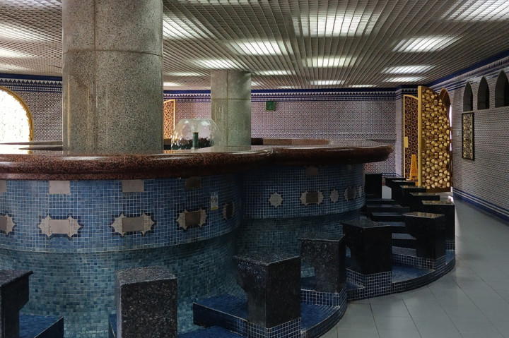 Masjid Jame' Asr Hassanil Bolkiah tidak hanya menjadi tempat ibadah, tetapi juga simbol kebangkitan Islam di Brunei Darussalam. Masjid ini menjadi pusat kegiatan keagamaan dan sosial, serta menjadi tempat berkumpulnya masyarakat Muslim dari seluruh negeri.