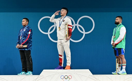 Perolehan medali emas yang ditorehkan Rizki menambah koleksi medali bagi tim Indonesia menjadi dua, (satu emas sebelumnya disabet atlet panjat tebing Veddriq Leonardo) serta satu perunggu yang ditorehkan atlet bulu tangkis Gregoria Mariska Tunjung. 