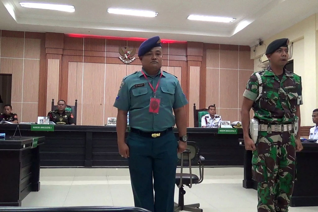 Majelis hakim Pengadilan Militer III-12 Surabaya membebaskan oknum anggota TNI yang menjadi terdakwa kasus dugaan pemalsuan surat izin cerai, Kamis, 8 Agustus 2024.