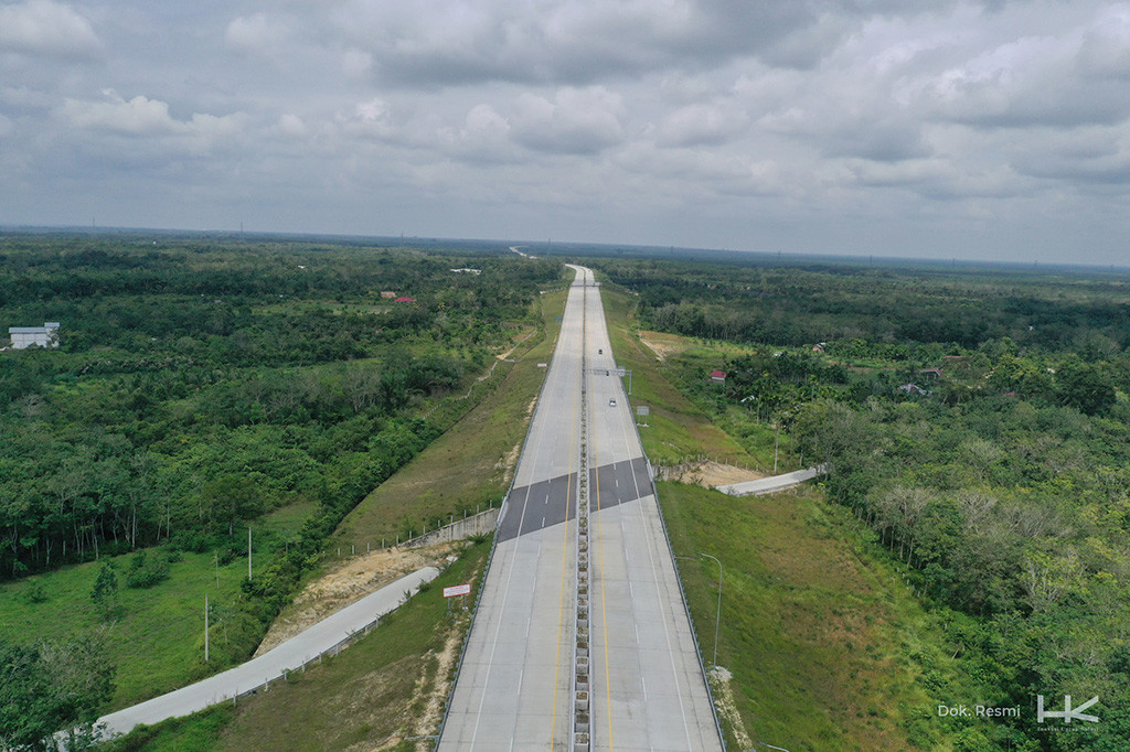 Pembangunan Jalan Tol Pekanbaru-Bangkinang yang digarap oleh PT Hutama Karya berhasil diselesaikan sepenuhnya dengan total panjang mencapai 40 Kilometer (km). Sebelumnya jalan tol ini telah diresmikan oleh Presiden Joko Widodo (Jokowi) pada 2023, dan beroperasi sepanjang 31 km.