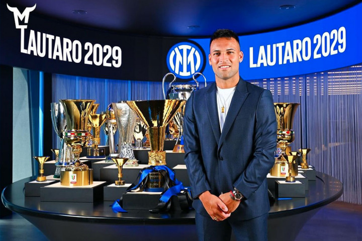 Berdasarkan laporan pakar transfer Eropa Fabrizio Romano, kontrak baru tersebut akan membuat Lautaro menerima gaji 9 juta Euro (sekitar Rp157 miliar) ditambah bonus.