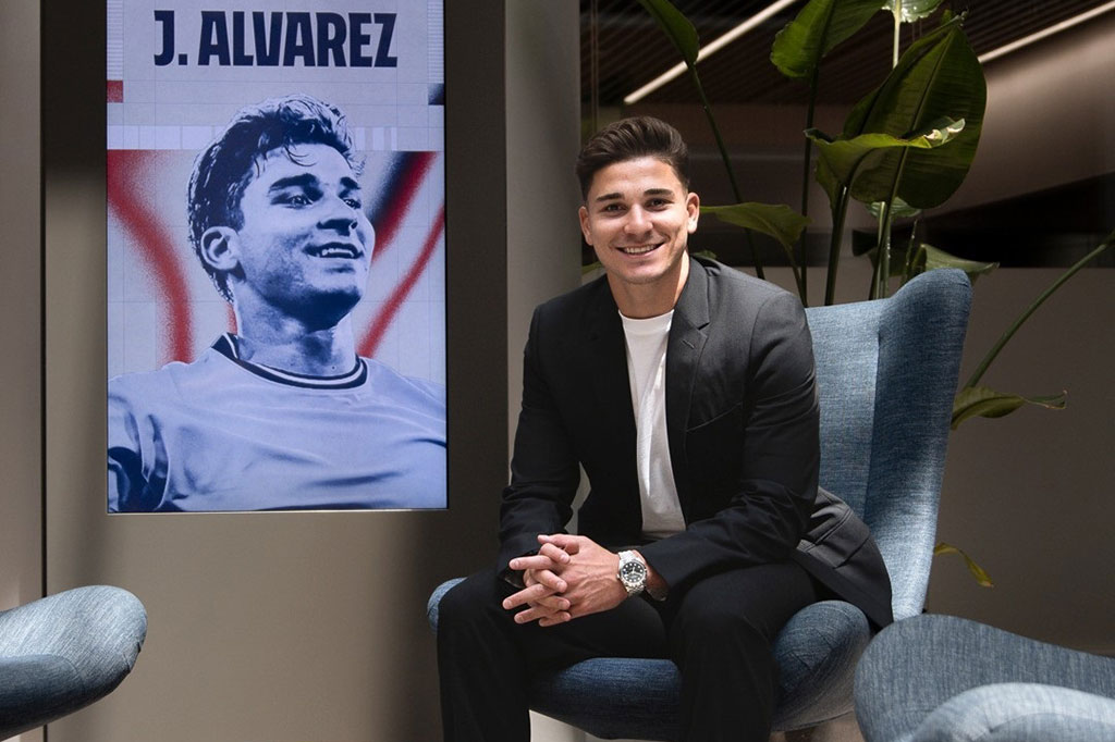 ???Julian Alvarez, yang berumur 24 tahun, dianggap Atletico Madrid sebagai penyerang yang cepat, berteknik, dan mempunyai kemampuan adaptasi yang baik dengan rekan-rekan di timnya.