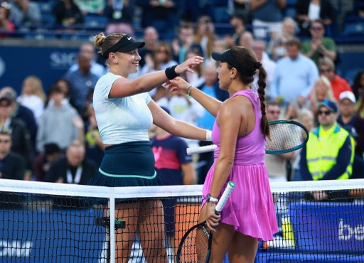 Jessica Pegula berhasil menjuarai WTA Toronto Masters usai mengalahkan Amanda Anisimova 6-3, 2-6, 6-1 di final, Senin, 12 Agustus 2024. Pegula menjadi juara berturut-turut di ajang tersebut.