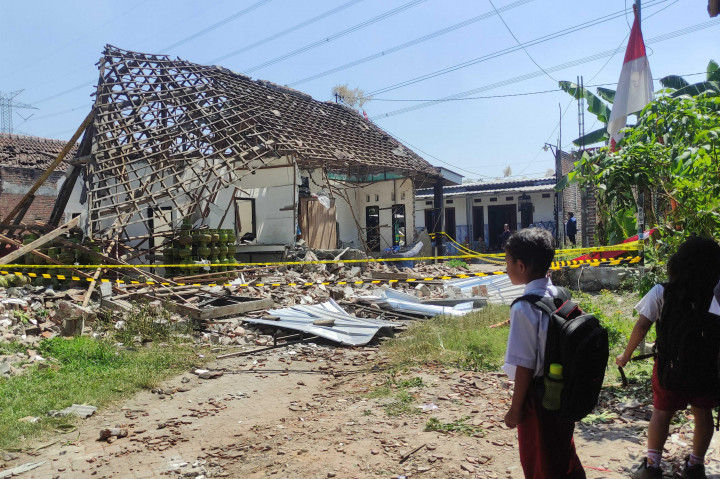 Ledakan terjadi di sebuah rumah di RT 15/RW 8 Dusun Macean, Desa Tambak Rejo, Kecamatan Krembung, Sidoarjo. pada Senin, 12 Agustus 2024 malam pukul 23.30 WIB. Di lokasi ledakan terdapat sejumlah tabung elpiji besar ukuran 50 kilogram dan puluhan tabung gas elpiji ukuran tiga kilogram.