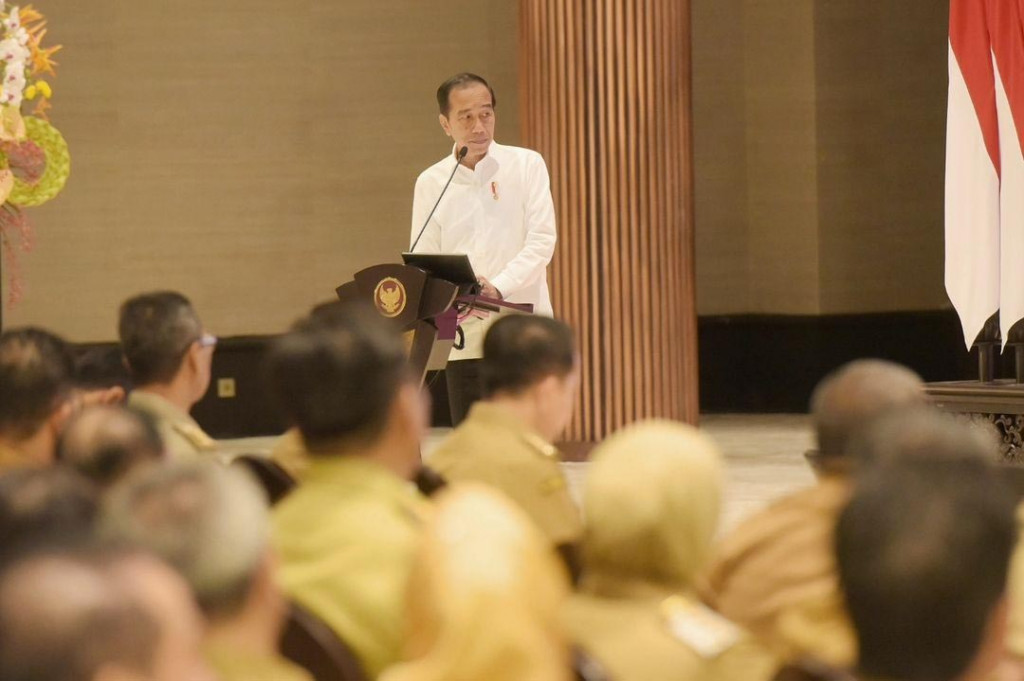 Dalam kegiatan pengarahan Presiden kepada kepala daerah di ruang kegiatan resmi Istana Negara IKN, Selasa, 13 Agustus 2024, Presiden Jokowi bertanya kepada hadirin tentang bayangan mengenai Ibu Kota Nusantara.