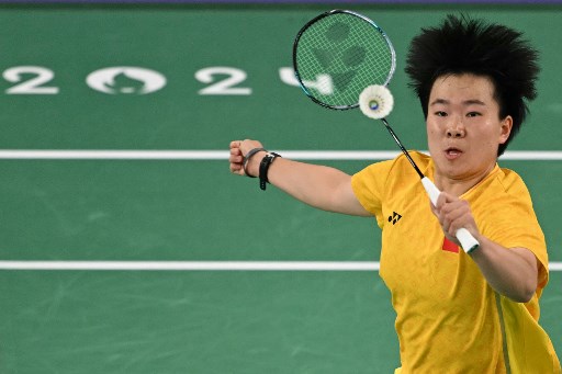 Peraih medali perak Olimpiade Paris 2024 He Bing Jiao dari Tiongkok mengumumkan pensiun dari bulu tangkis internasional, meskipun ia akan terus bermain di turnamen domestik, demikian laporan Federasi Bulu Tangkis Dunia (BWF), Rabu, 14 Agustus 2024.