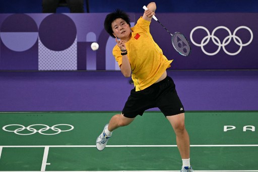 Di antara hasil menonjol di awal kariernya adalah kemenangan Japan Open 2016 atas rekan senegaranya Sun Yu dan kemenangan French Open pada tahun yang sama atas Beiwen Zhang. Ia memenangi beberapa gelar lain di HSBC BWF World Tour, termasuk Denmark Open dan French Open pada tahun 2022, masing-masing mengalahkan Chen Yu Fei dan Carolina Marin.