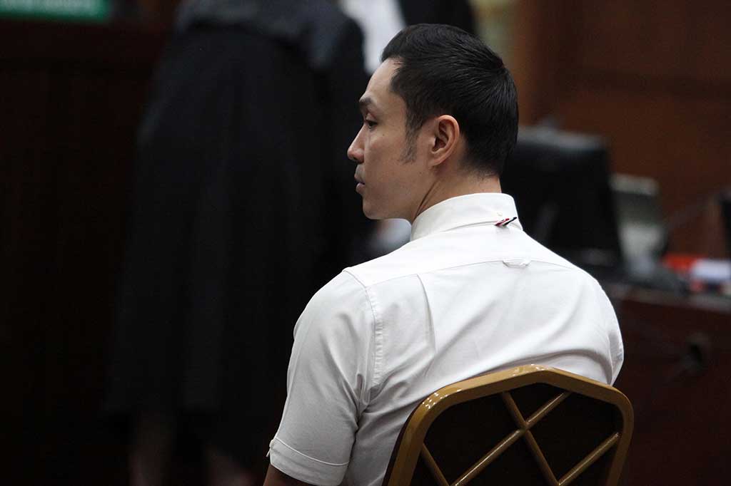 Terdakwa Harvey Moeis yang merupakan perpanjangan tangan dari PT Refined Bangka Tin didakwa merugikan keuangan negara senilai Rp300 triliun terkait dengan kasus korupsi dalam pengelolaan tata niaga komoditas timah di wilayah izin usaha pertambangan PT Timah Tbk. pada 2015-2022.