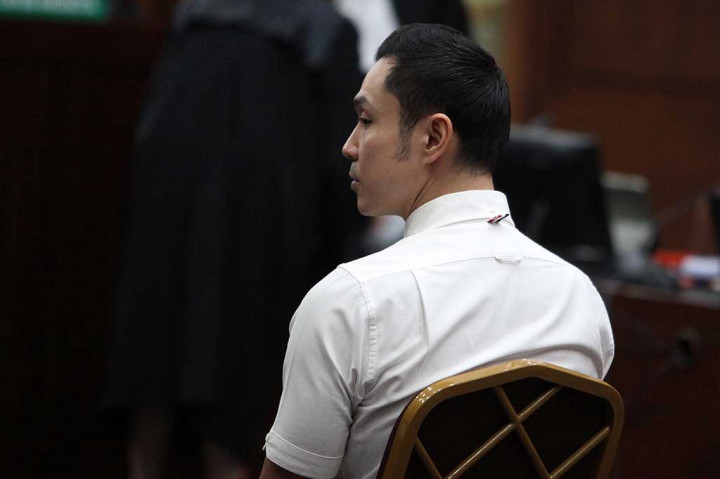 Terdakwa Harvey Moeis yang merupakan perpanjangan tangan dari PT Refined Bangka Tin didakwa merugikan keuangan negara senilai Rp300 triliun terkait dengan kasus korupsi dalam pengelolaan tata niaga komoditas timah di wilayah izin usaha pertambangan PT Timah Tbk. pada 2015-2022.