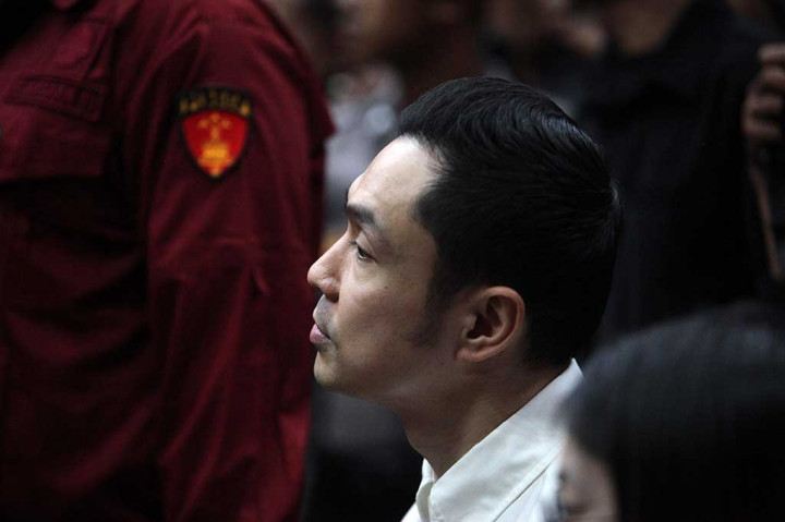 JPU mengungkapkan perbuatan melawan hukum dimaksud, yakni melakukan perbuatan memperkaya diri sendiri, orang lain, atau suatu korporasi atau menyalahgunakan kewenangan untuk menguntungkan diri sendiri, orang lain, atau suatu korporasi serta melakukan tindak pidana pencucian uang (TPPU) dengan tujuan menyembunyikan atau menyamarkan asal-usul harta kekayaan.