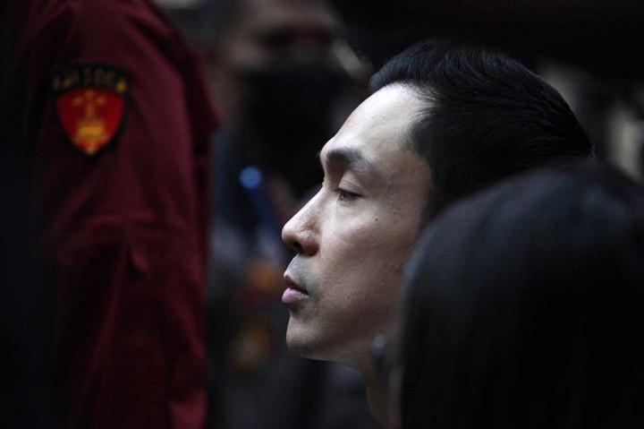 Atas perbuatannya, Harvey terancam pidana dalam Pasal 2 ayat (1) atau Pasal 3 juncto Pasal 18 Undang-Undang Nomor 31 Tahun 1999 tentang Pemberantasan Tindak Pidana Korupsi sebagaimana diubah dengan Undang-Undang Nomor 20 Tahun 2001 jo. Pasal 55 ayat (1) ke-1 KUHP dan Pasal 4 UU Nomor 8 Tahun 2010 tentang Pencegahan dan Pemberantasan TPPU.