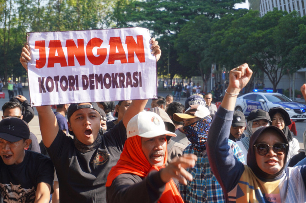 Sekaligus menurut Kombes Iwan gelar sispamkota ini untuk pengecekan dan menguji kesiapan dan kesigapan, berikut pola dan format yang dibutuhkan di dalam pengamanan, agar Pilkada serentak berjalan sukses tanpa gangguan.