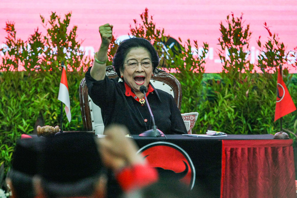 Menurutnya, intimidasi memiliki arti mengancam secara diam-diam dan sembunyi, sedangkan Megawati mengaku memberikan pernyataan secara terbuka perihal keinginannya berbicara dengan Kapolri terkait kondisi yang terjadi belakangan ini.