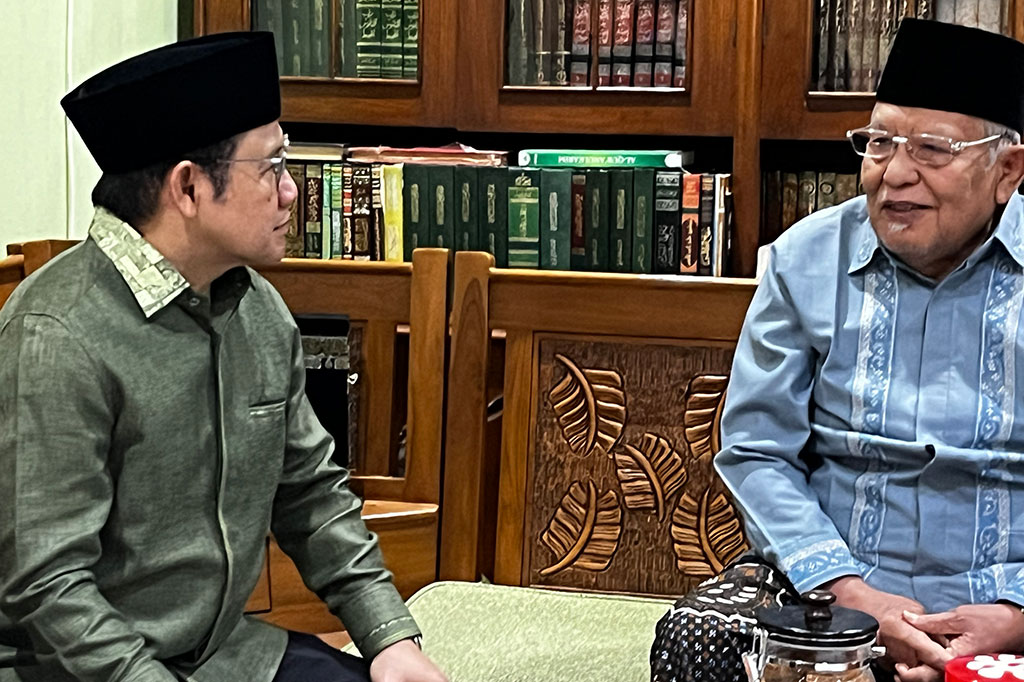 Ketua Umum Partai Kebangkitan Bangsa (PKB) Muhaimin Iskandar alias Cak Imin menyambangi Pondok Pesantren (Ponpes) Daarul Rahman, Jakarta Selatan, hari ini, 15 Agustus 2025. Saat tiba Muhaimin disambut oleh KH Syukron Makmun.
