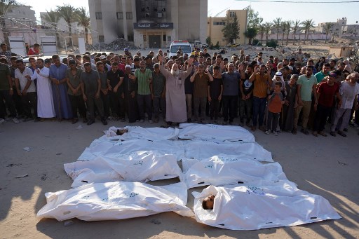 Komisaris Tinggi PBB untuk Hak Asasi Manusia Volker Turk pada Kamis, 15 Agustus 2024, mengungkapkan bahwa rata-rata hampir 130 orang telah tewas setiap hari di Jalur Gaza akibat serangan Israel.