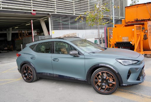 Bintang Barcelona dan Timnas Spanyol Lamine Yamal menjenguk ayahnya, Mounir Nasraoui, di rumah sakit di Badalona, ?Kamis, 15 Agustus 2024, ?tempatnya menjalani pemulihan setelah ditikam di lingkungan Rocafonda, Mataro.