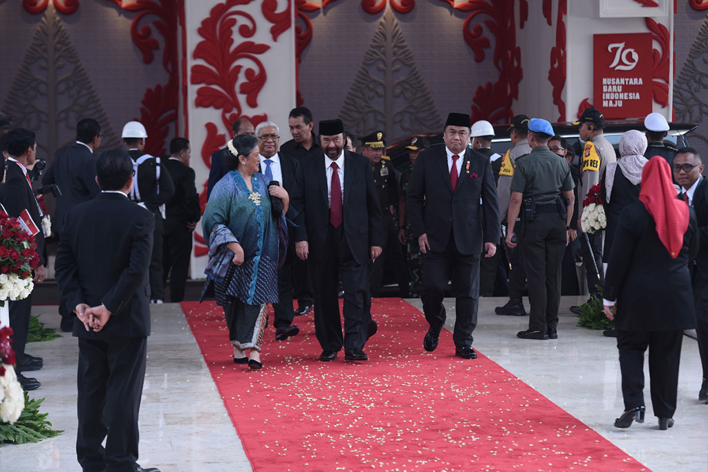 Ketua Umum Partai NasDem, Surya Paloh tiba di lokasi Sidang Tahunan MPR/DPR di Gedung MPR/DPR, Jakarta pada Jumat, 16 Agustus 2024.