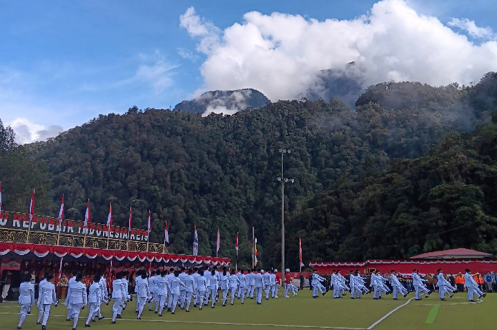 PT Freeport Indonesia (PTFI) menggelar upacara HUT ke-79 Kemerdekaan Republik Indonesia di Lapangan Sepakbola Tembagapura, Kabupaten Mimika, Papua Tengah, Sabtu, 17 Agustus 2024.