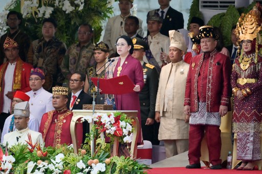 Ketua DPR RI Puan Maharani bertindak sebagai pembaca teks Proklamasi yang ditayangkan secara hybrid di IKN dan Jakarta.