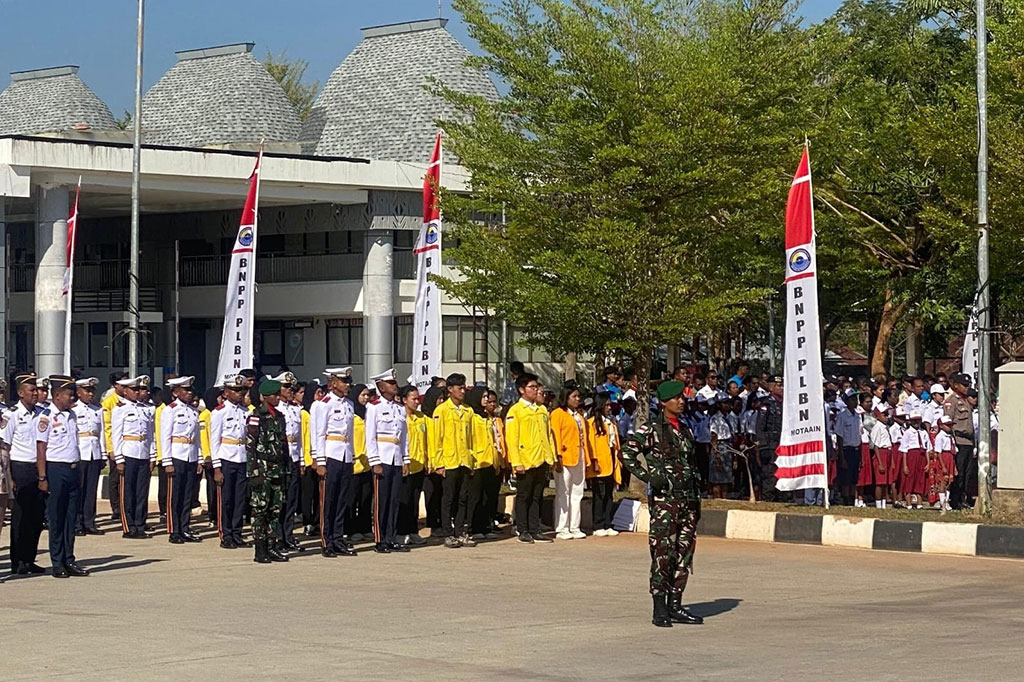 Peringatan HUT Ke-79 Kemerdekaan Republik Indonesia di Pos Lintas Batas Negara (PLBN) Motaain, Kabupaten Belu, Nusa Tenggara Timur (NTT) pada Sabtu, 17 Agustus 2024, berlangsung khidmat dan naru. Upacara ini diikuti oleh 23 mahasiswa Universitas Indonesia (UI).