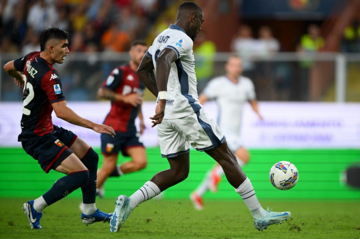 Genoa bermain imbang 2-2 dengan tamunya Inter Milan, pada pertandingan pembukaan Liga Italia mus5 di Stadio Luigi Ferraris, Genoa, Minggu, 18 Aguatua 2024 dini hari WIB.