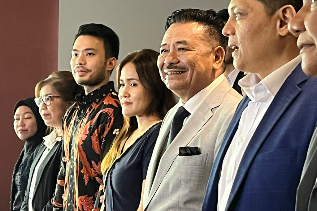 Jessica mengatakan dirinya baru keluar dari penjara. Dia masih ingin melihat jalanan Kota Jakarta.