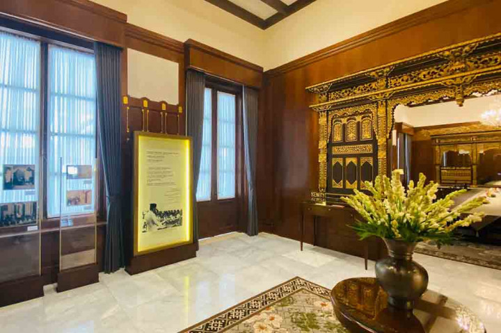 Gedung bersejarah ini dalam 10 bulan terakhir direnovasi oleh Kementerian Luar Negeri. Renovasi gedung yang sempat menjadi markas BPUPKI ini, menghabiskan biaya hingga Rp50 miliar.