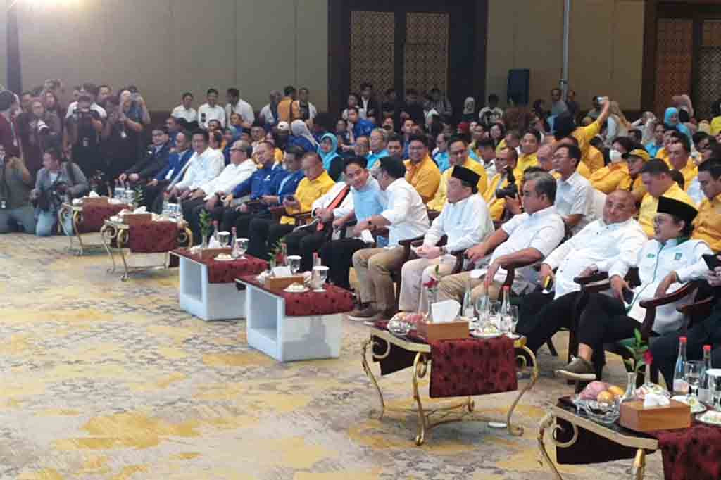 Wakil Presiden (Wapres) terpilih periode 2024-2029, Gibran Rakabuming Raka, menghadiri deklarasi pasangan cagub dan cawagub di Pemilihan Gubernur (Pilgub) Jakarta 2024, Ridwan Kamil dan Suswono. Gibran hadir di tengah-tengah acara yang digelar The Sultan Hotel & Residence, Jakarta, itu pada Senin, 19 Agustus 2024.