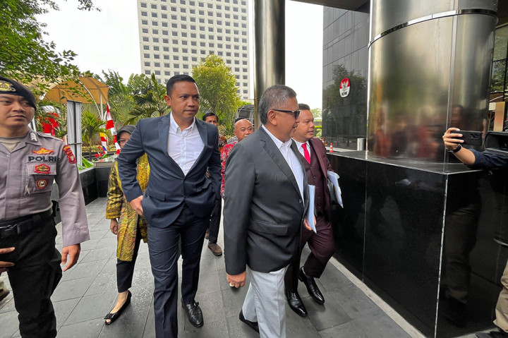 Dia meyakini pertanyaan berkaitan dengan aliran dana ke rumah pemenangan Jokowi-Ma’ruf Amin pada 2019. Menurutnya, pertanyaan itu sebelumnya dicecarkan kepada Wasekjen PDIP Yoseph Aryo Adhi Dharmo yang dijadikan saksi dalam perkara ini.