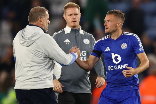 Leicester City menahan imbang 1-1 Tottenham Hotspur dalam pertandingan perdana Liga Premier mereka di King Power Stadium, Selasa, 20 Agustus 2024 dini hari WIB. Gol penyama kedudukan dicetak Jamie Vardy pada babak kedua.