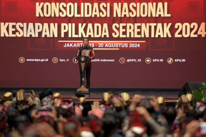 Presiden Joko Widodo memberikan pengarahan kepata peserta Rapat Konsolidasi Nasional Kesiapan Pilkada Nasional di Jakarta Convention Center, Jakarta, Selasa 20 Agustus 2024. Peserta Rakornas adalah anggota Komisi Pemilihan Umum baik pusat dan daerah seluruh Indonesia.