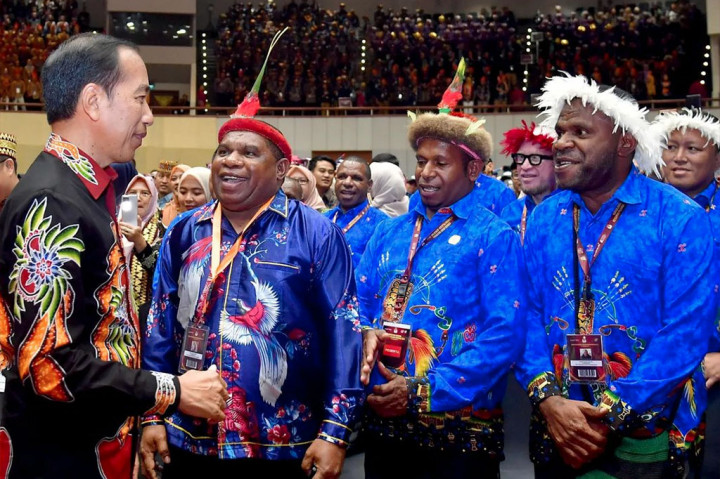 Presiden meyakini KPU memiliki bekal pengalaman lebih dari cukup. Namun, ia meminta jajaran KPU tetap waspada dan senantiasa melakukan terobosan agar pilkada semakin berkualitas dan hasilnya mendapatkan legitimasi masyarakat.